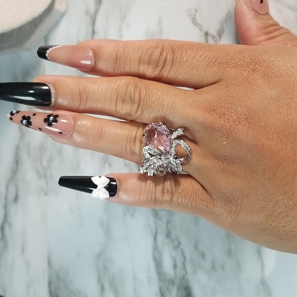 Jewels 💗 - Picture 9 of 9